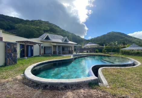 Your private RES villa surrounded by nature, between mountains and beaches.