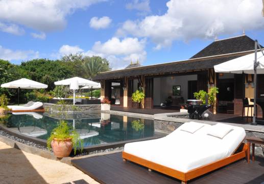 Secluded Luxurious 5 Suites Villa in a golf and spa resort with beach access in Tamarin
