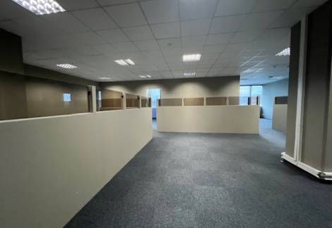 Prime Office Oasis: 991 m2 on 3rd Floor in Ebene