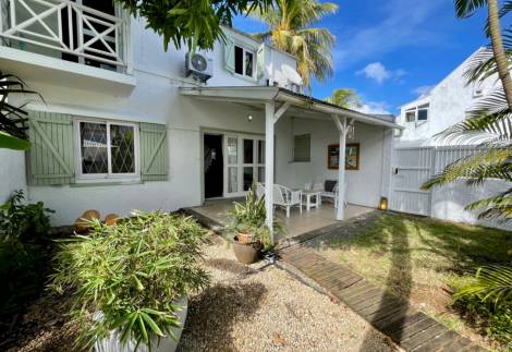 Beautifully furnished townhouse-duplex for rent in Grand Baie!