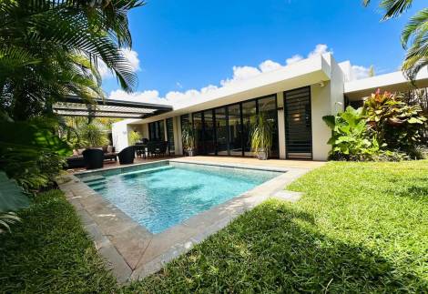 FOR SALE: Stunning Three-Bedroom villa in prime residential area!