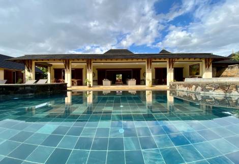 Magnificent Modern and Spacious Villa with 5 bedrooms and a splendid private pool located on the west coast of Mauritius