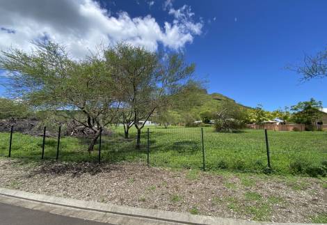 Beautiful plot of land in a secure estate at the foot of the Tourelle mountain