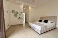 Gallery 01