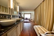 Gallery 01