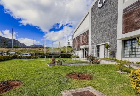 Modern office space for rent in a high-end complex in Moka