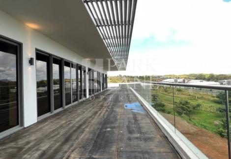 Exclusive offices on the 2nd floor in Bagatelle