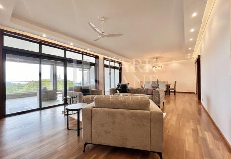 Exceptional apartment of 360 m2 in Floréal with stunning mountain views