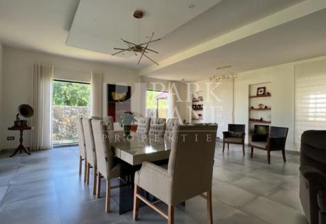 Spacious family home in Trianon – Comfort, space & convenience