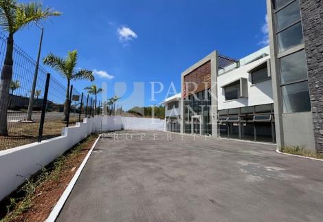 Prime 1800m2 commercial building in bagatelle: ground + first floor for rent