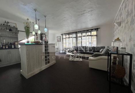 3-Bedroom tastefully decorated apartment in St. Paul, Phoenix