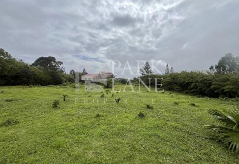 Expansive Residential Plot in Floreal