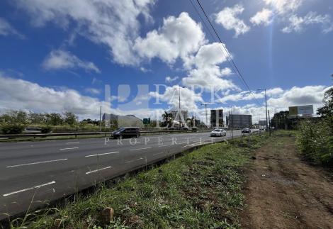 High-visibility commercial land in central Trianon – 6,228m² Opportunity