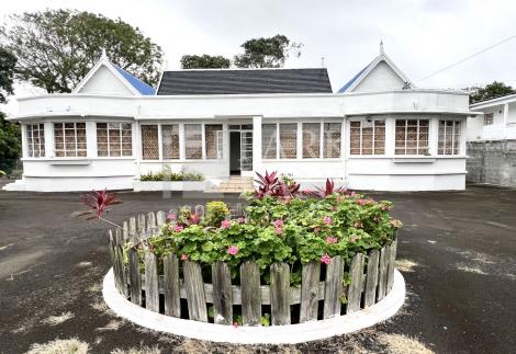 Colonial House in Belle Rose: Ideal Location for Office, School, or Training Center