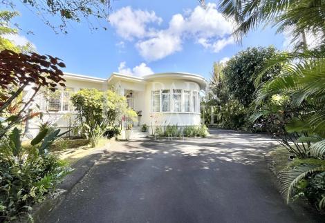 Prime location in Floreal: Versatile 3-bedroom home with great investment potential