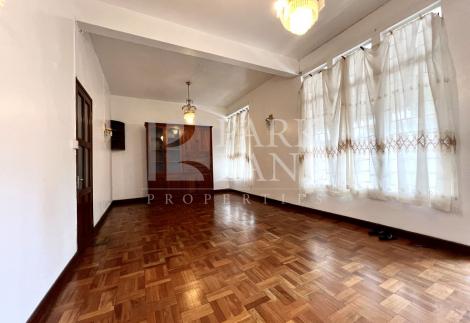 Spacious and Versatile Home in the Heart of Curepipe: Perfect for Family or Office Use