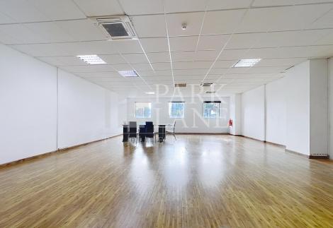 Modern office in Ebene: Comfort, qccessibility, and efficiency combined