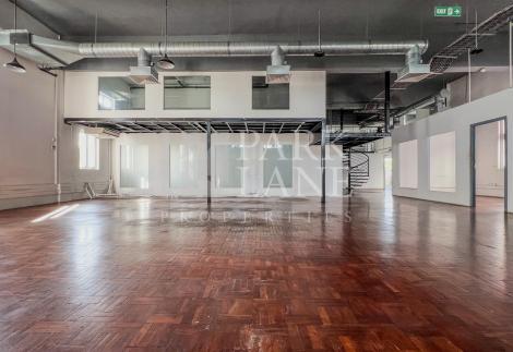 Professional office space with mezzanine in the heart of Rose Hill