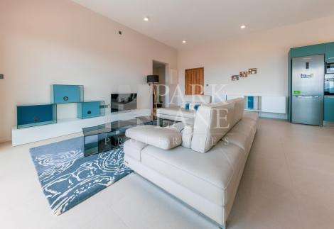 Luxury penthouse in Trianon | Panoramic sea & mountain views