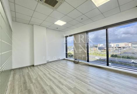 Modern 366 m² office space  in Ebene Cybercity – Prime business location