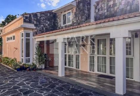 Elegant renovated double-storey family house in Vacoas