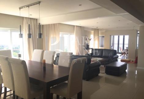 Spacious penthouse with modern amenities in Floreal