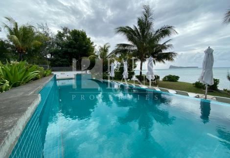 Elegant apartment on the  seafront in Cap Malheureux