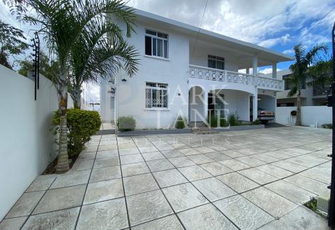 Contemporary apartment for rent in Trou aux Biches