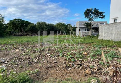 Plot of land for sale at Pereybere.