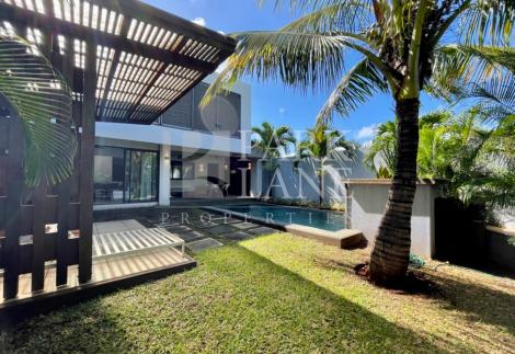 Magnificent villa in a residential complex