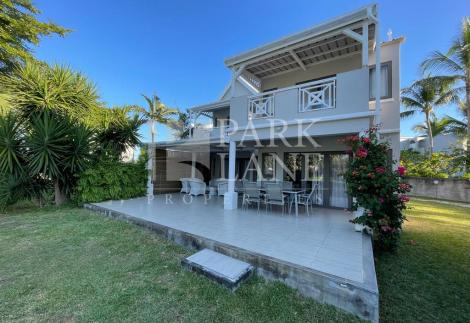 Duplex with magnificent view of the ocean