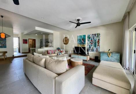 Beautiful apartment in the Bain Boeuf area for sale. 