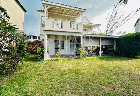 Delightful Seaside Duplex in a Complex with a common pool