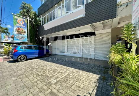 Commercial Space for Rent in Pointe aux Canonniers.