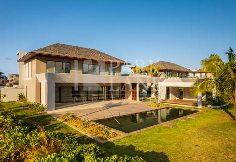 Breathtaking Contemporary Villas — Luxury, Privacy, and Golf Course Views in Mont Choisy