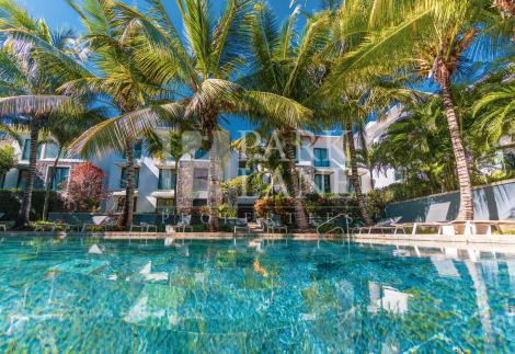 Sea View Penthouse in Prestigious Golf & Beach Community