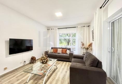 Fantastic opportunity to live with outside garden in Ebène