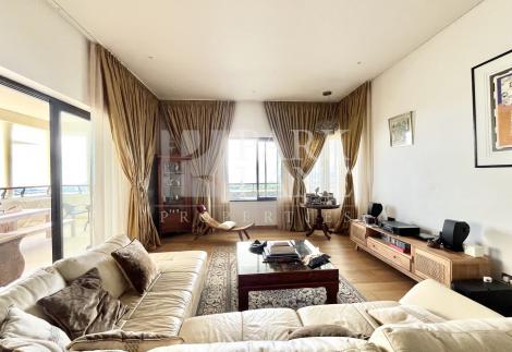 Elegance at the Pinnacle: Experience Absolute Luxury in Floreal!
