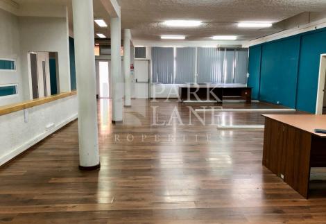 Spacious office with parkings in Port Louis