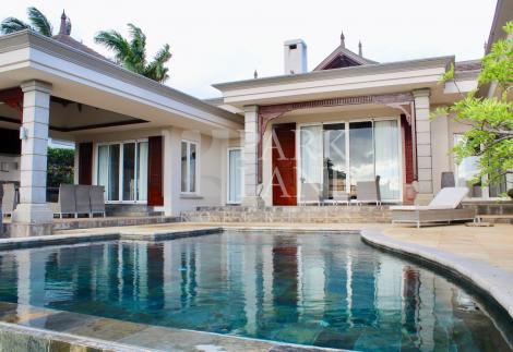 Luxurious furnished villa within Prestigious Golf Estate