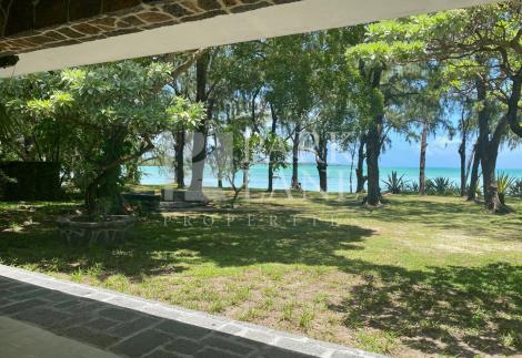 Exceptional site for this beach house