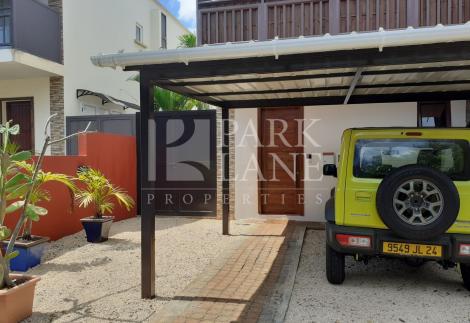 Fully furnished duplex - walking access to beach