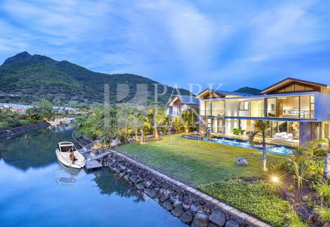 5 Bedroom Villa : Luxury, Elegance and Panoramic View for Sale on the West Coast of Mauritius