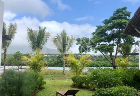 Duplex with splendid view in Black River