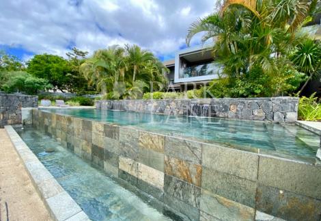 Great beachfront apartment 