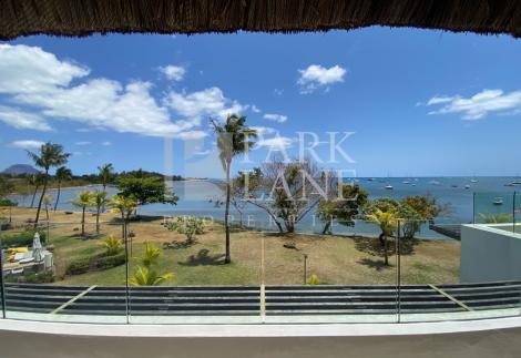 Exquisite beachfront penthouse on the water
