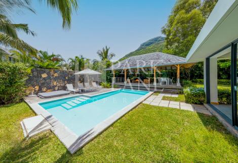 Villa 28 – Prestige & Privacy in a Prime West Coast Setting