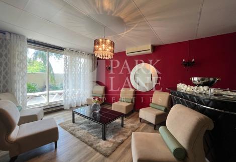 Cosy family home with jacuzzi and spacious terrace