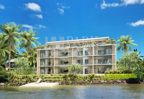 3-Bedroom Apartment with Terrace – Marina View, Black River