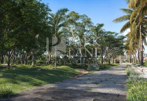 For Sale : Superb serviced plot ranging at Anahita Beau Champ